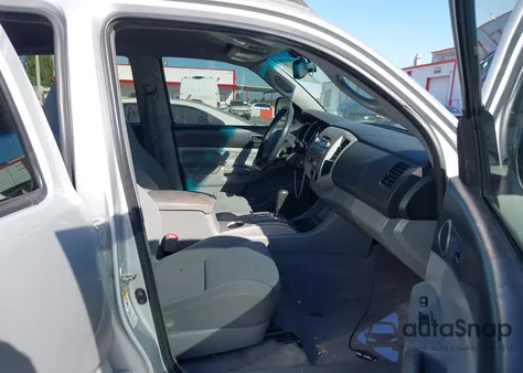 2010 Toyota Tacoma Prerunner V6 from USA, damaged, VIN 3TMKU4HN0AM026309